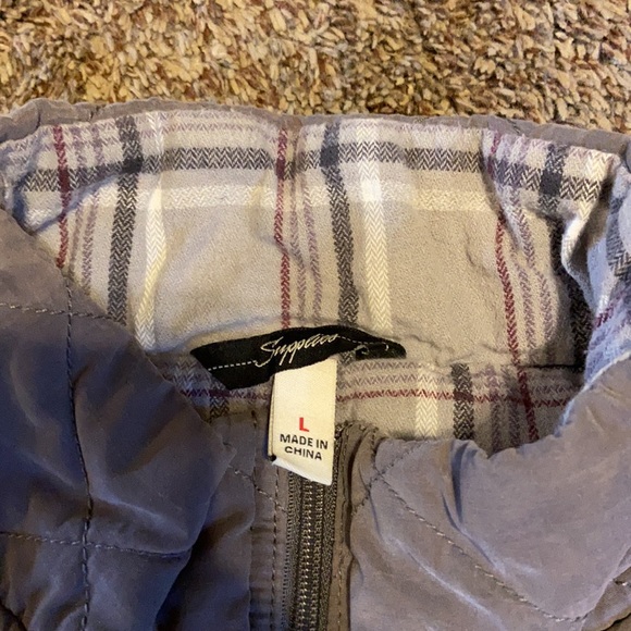 Flannel and quilted vest size large - Picture 3 of 7